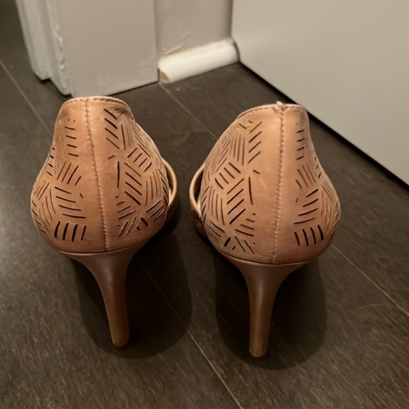 Jessica Simpson gorgeous heel 8.5 - Picture 4 of 6